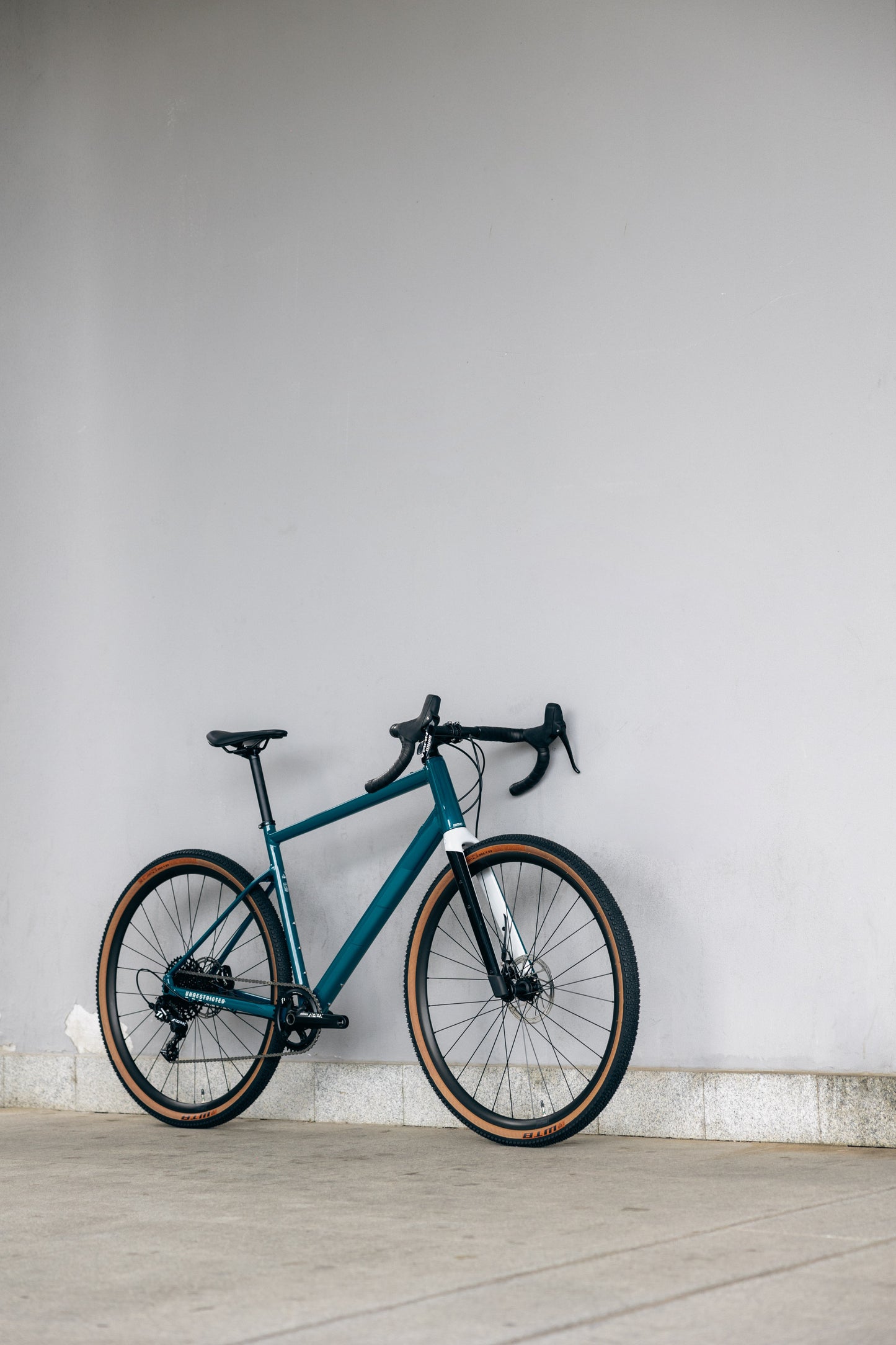 BMC URS AL TWO GREEN WHITE TG L