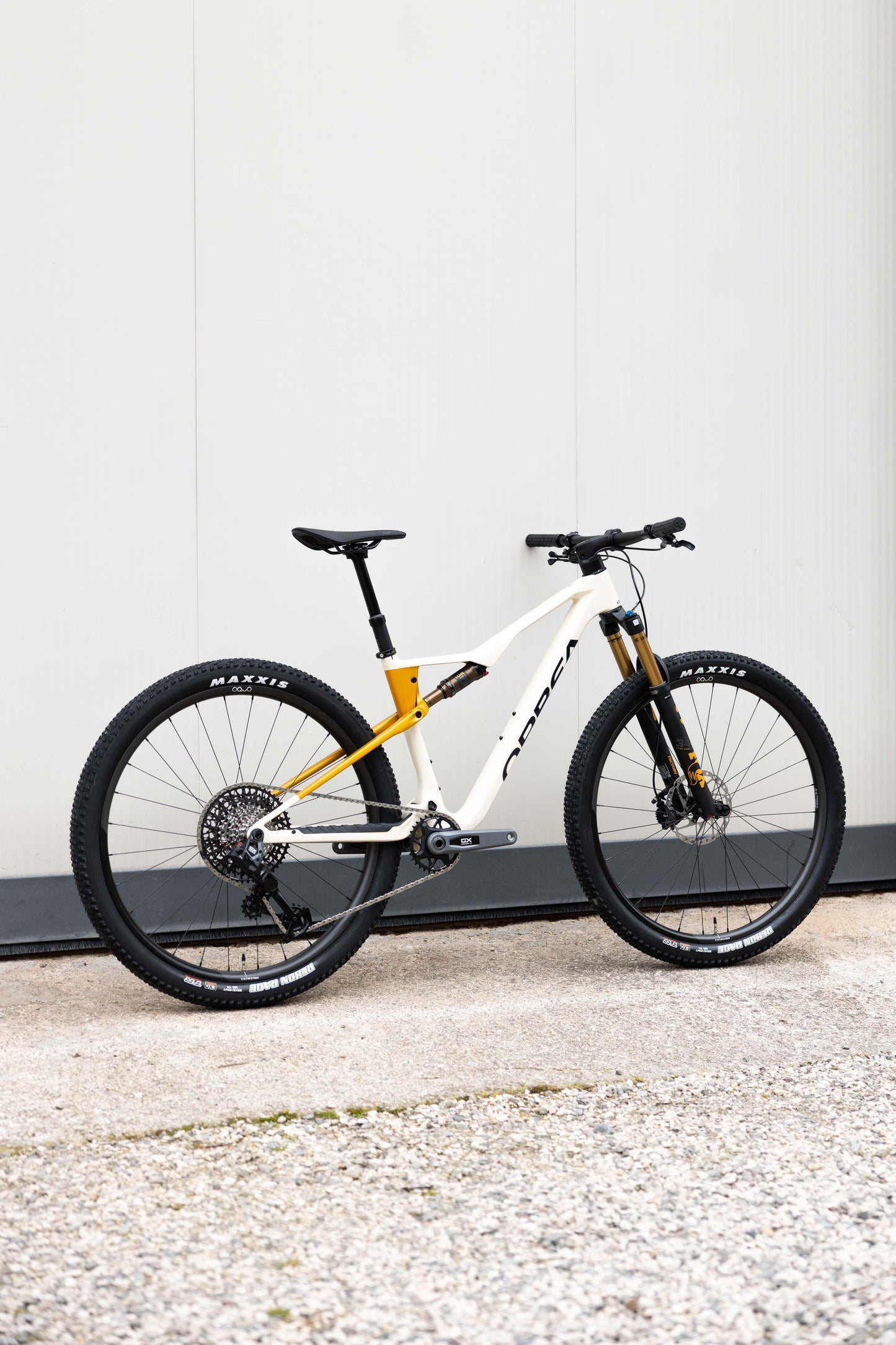 OIZ M10 AXS - IVORY WHT - TG M