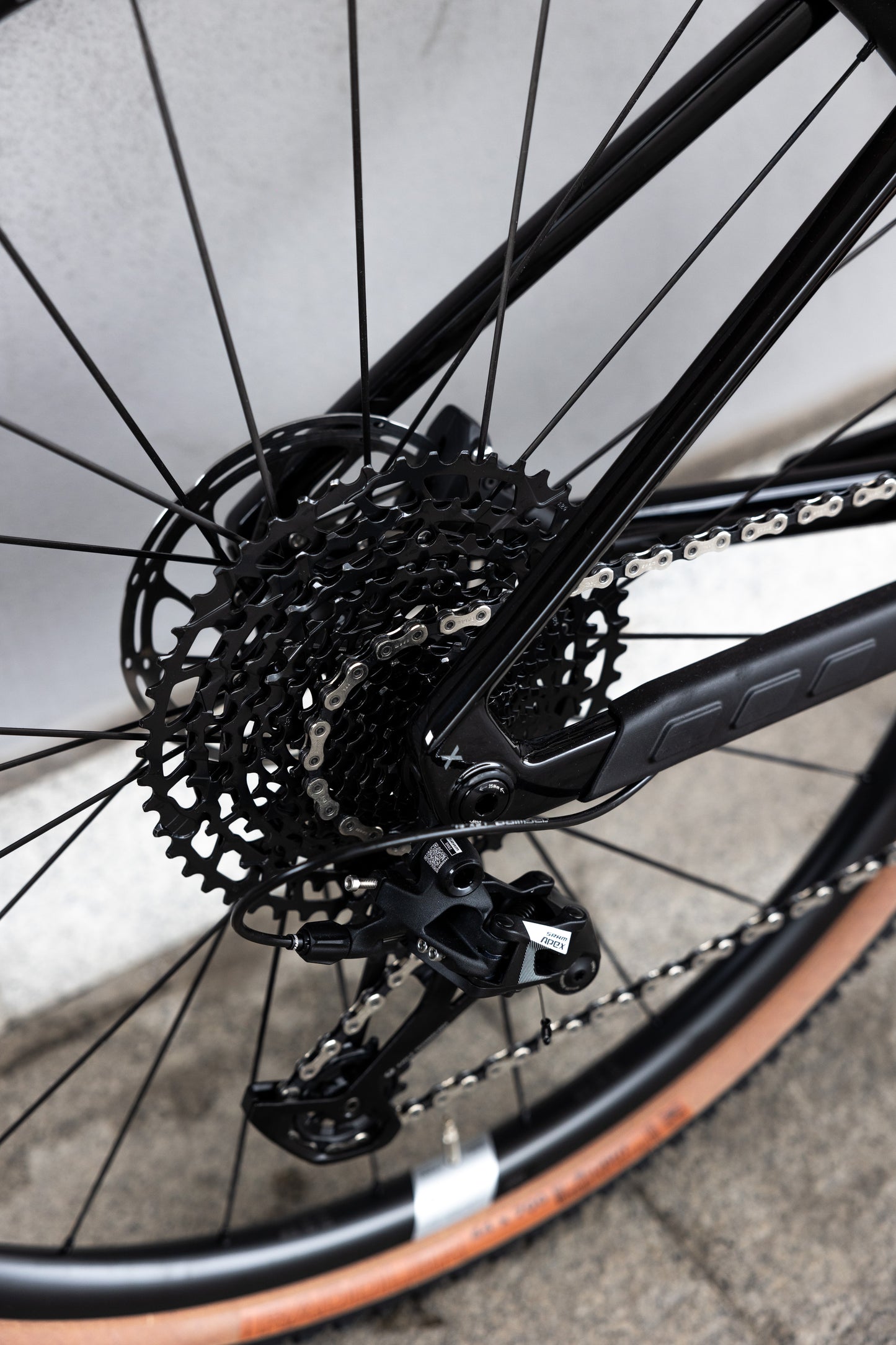 BMC URS THREE BLACK GREY TG M