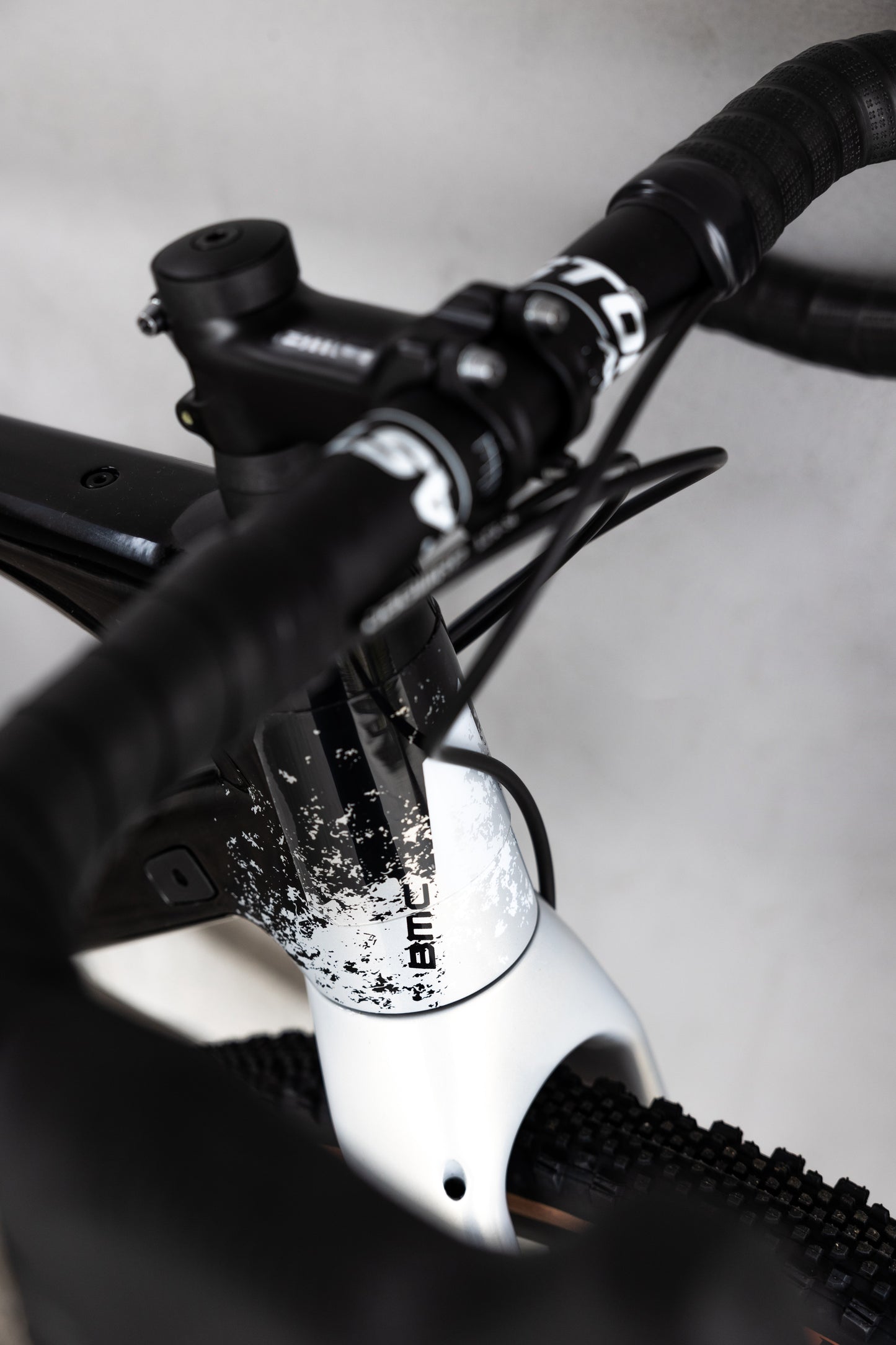 BMC URS THREE BLACK GREY TG M