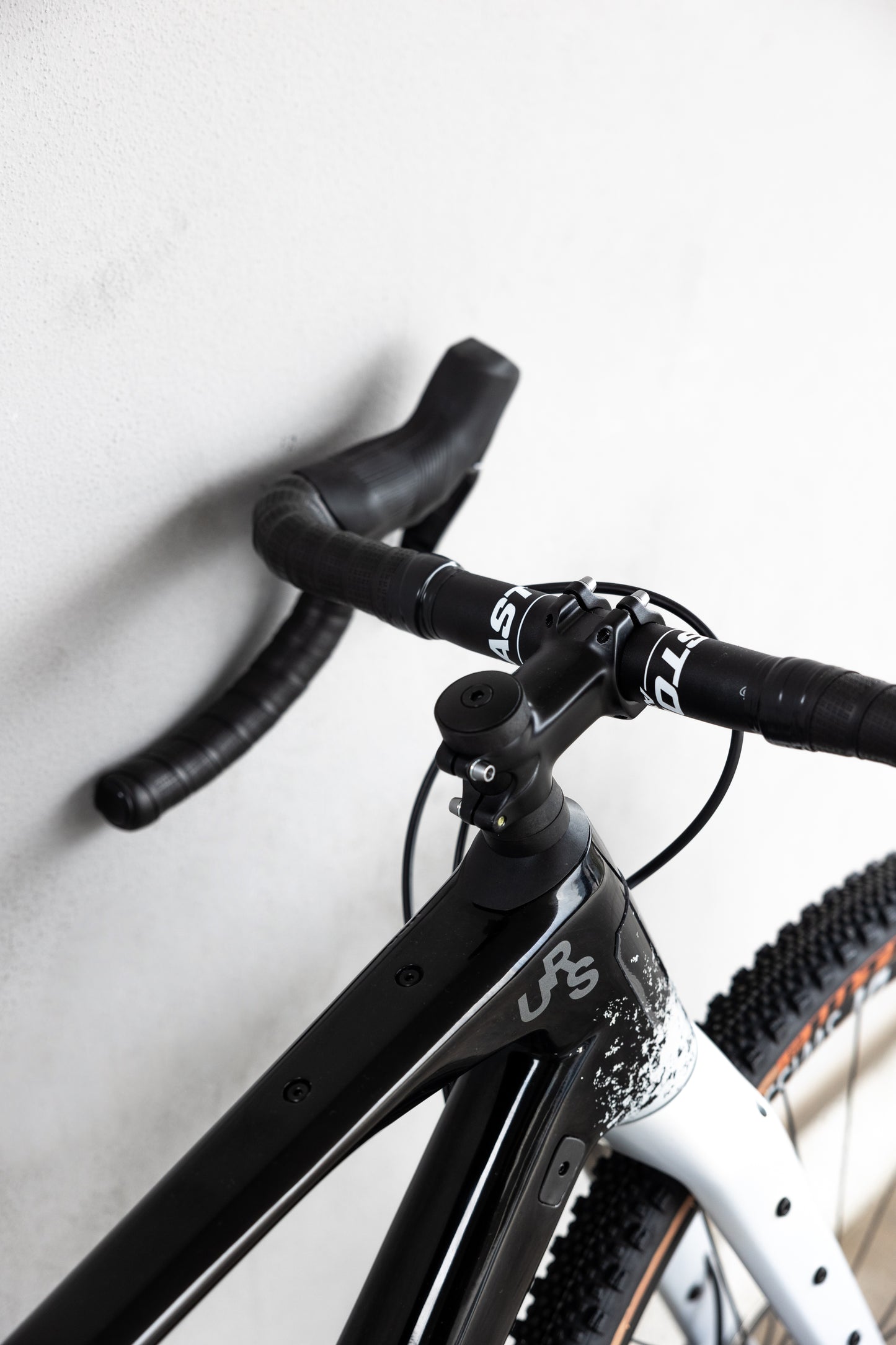 BMC URS THREE BLACK GREY TG M