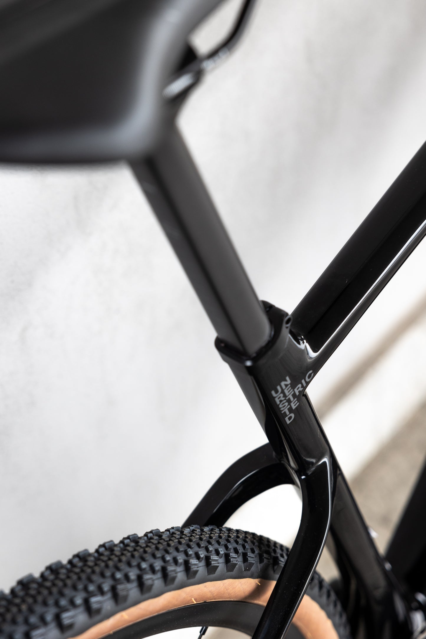 BMC URS THREE BLACK GREY TG M