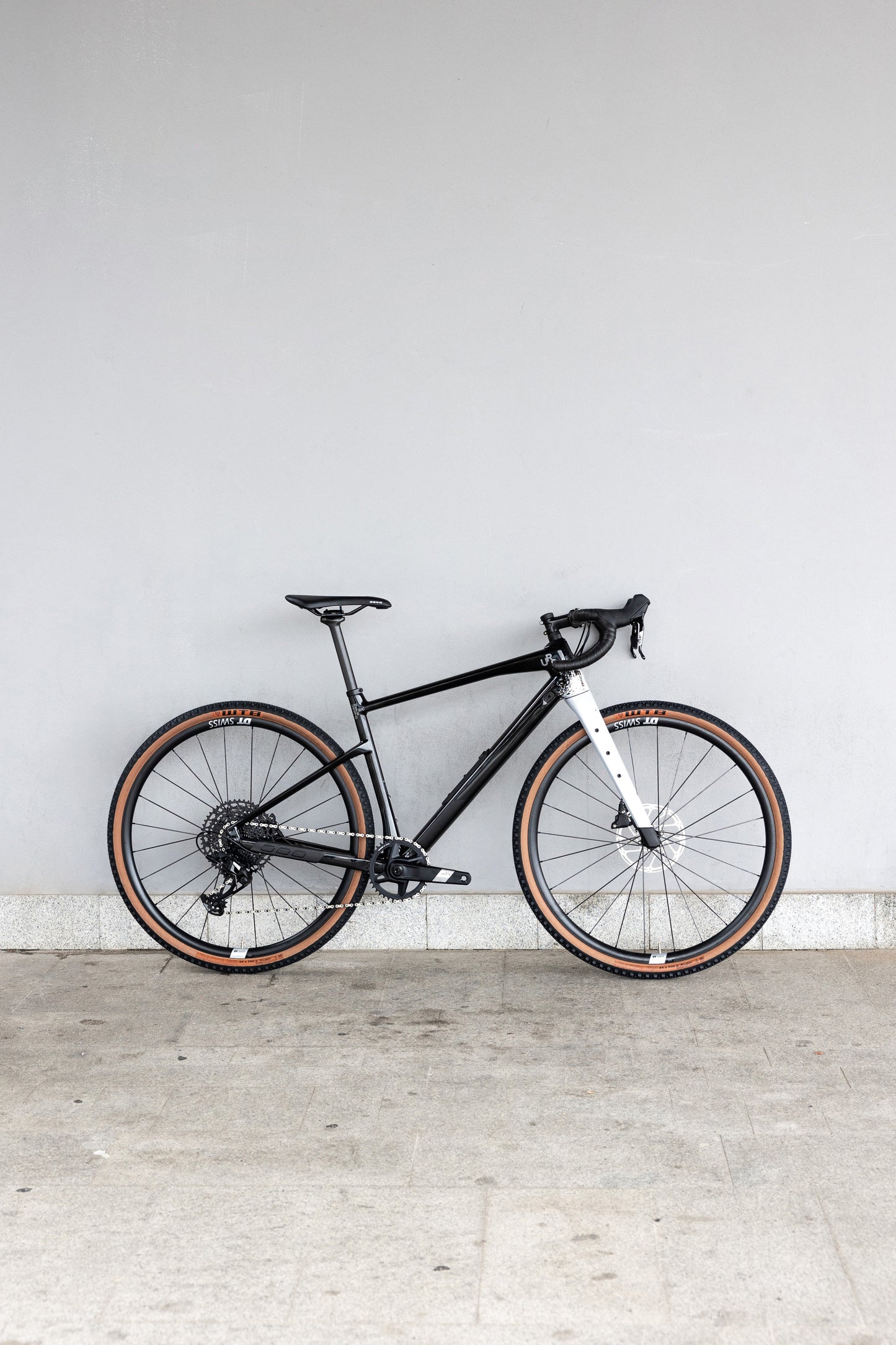 BMC URS THREE BLACK GREY TG M
