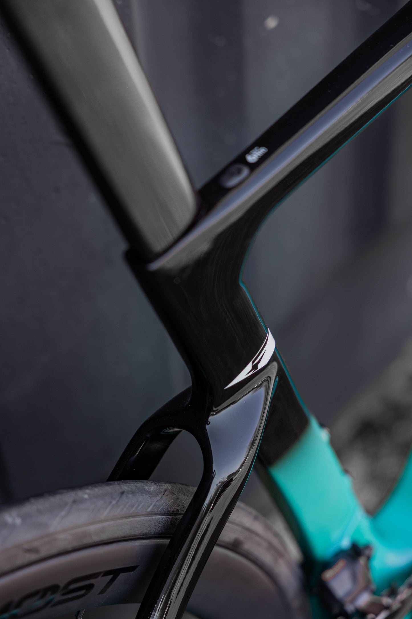 PINARELLO F7 ULTEGRA DI2 - 51,5 - TURQUOISE BLACK