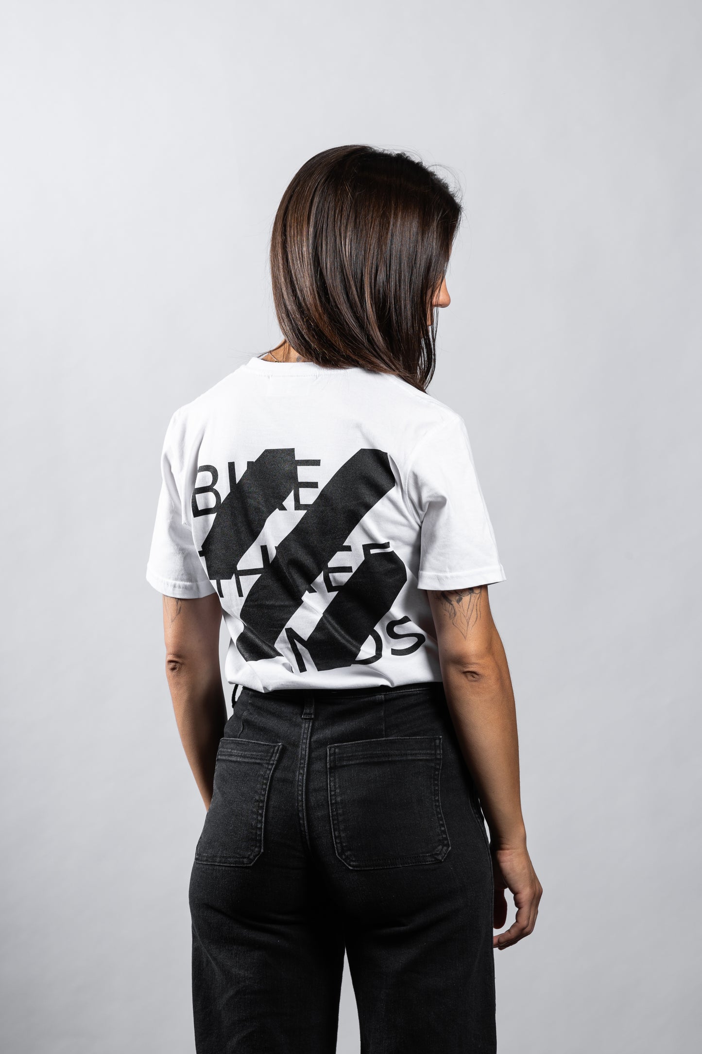 T SHIRT WHITE N' BLACK