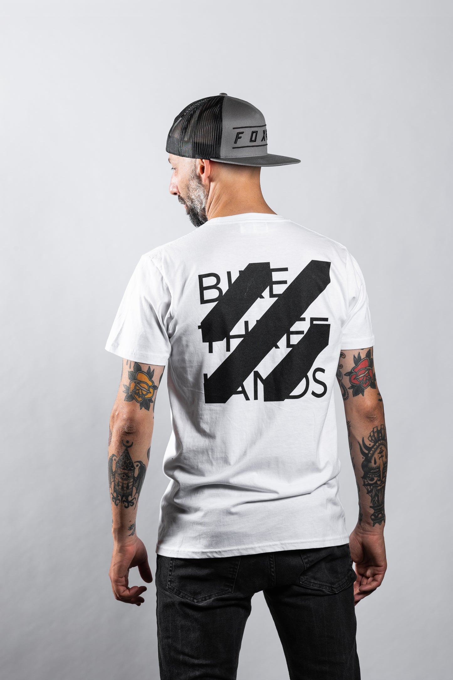 T SHIRT WHITE N' BLACK