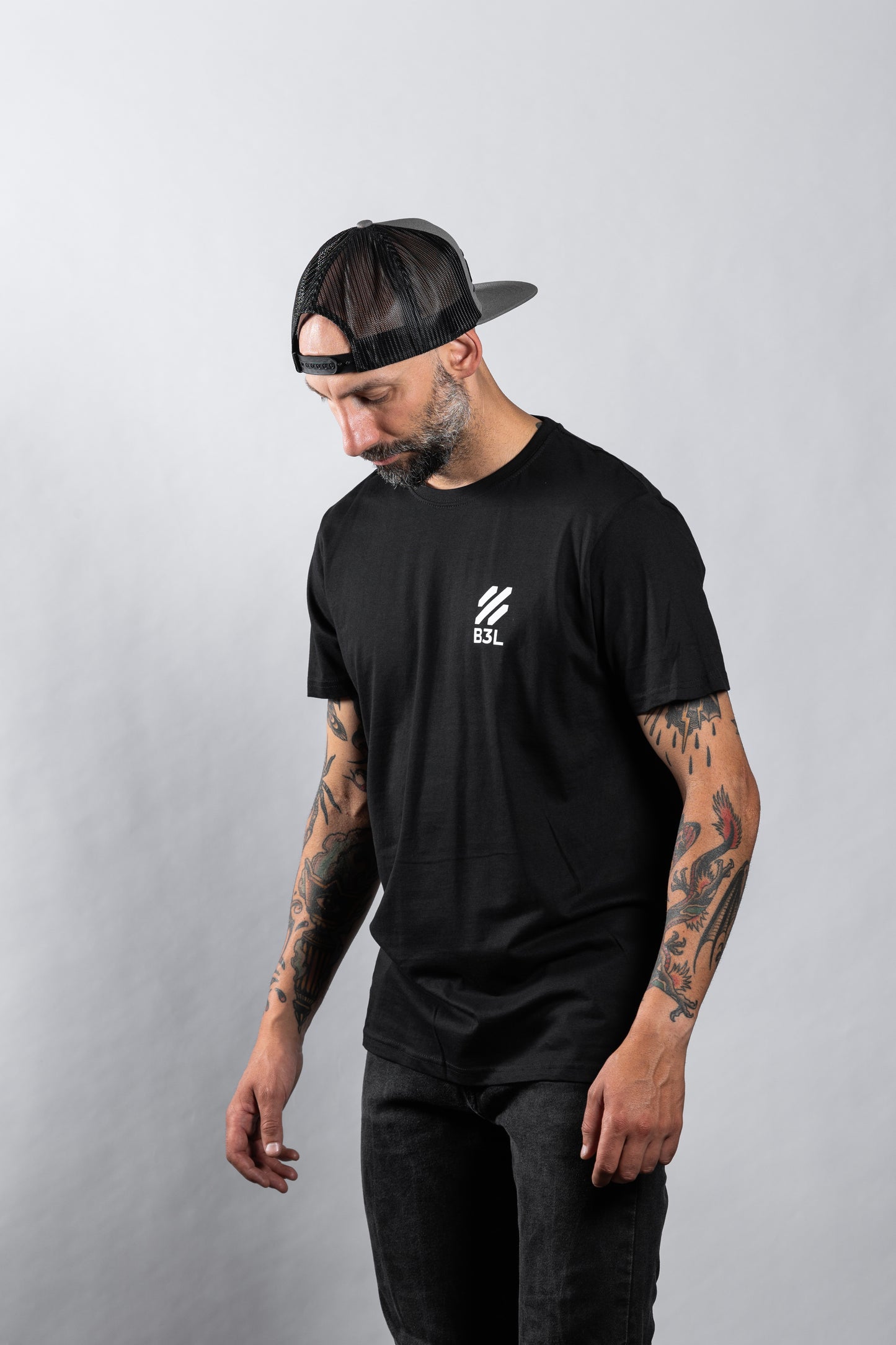 T SHIRT BLACK N' WHITE