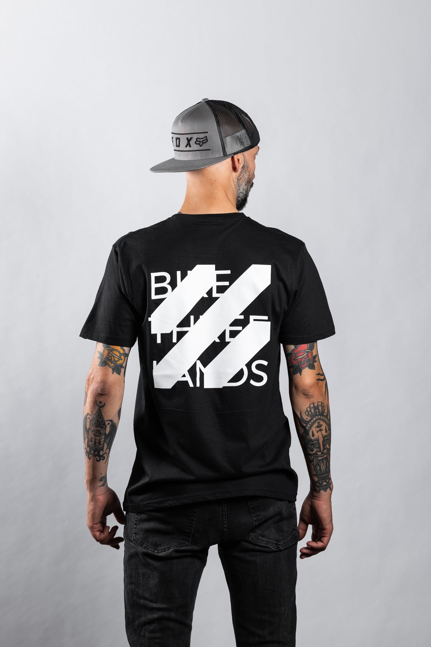 T SHIRT BLACK N' WHITE
